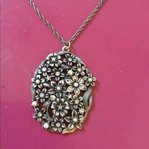 Silver tone necklace with crystals